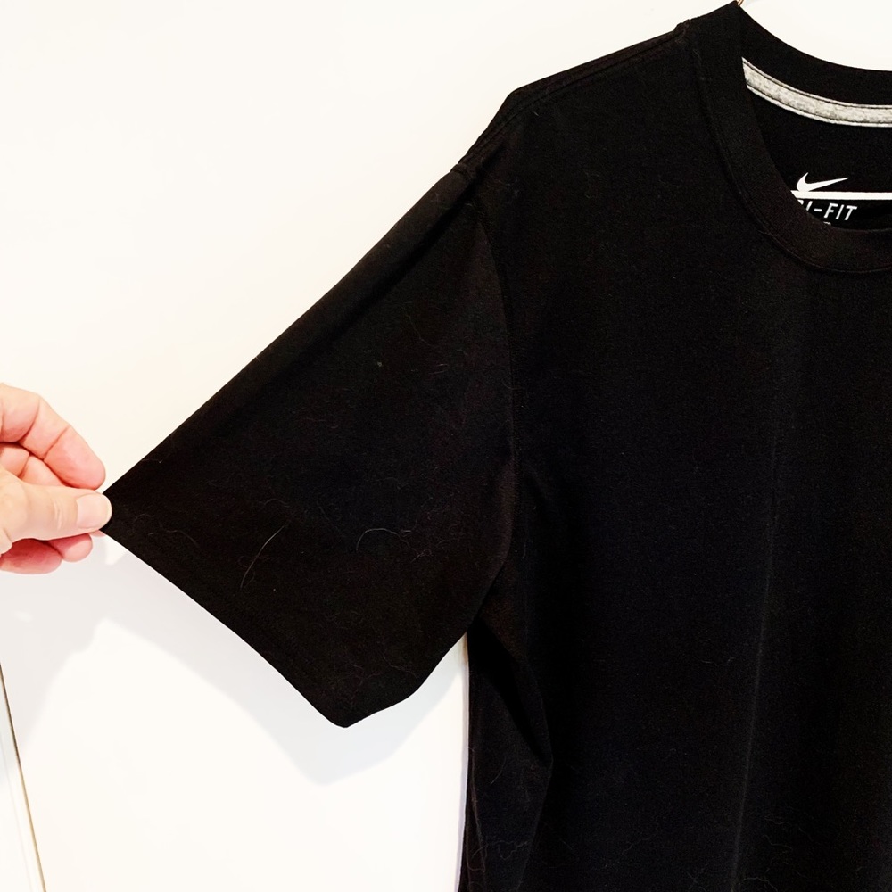 Nike Dri-Fit sports T-shirt.  Size Medium. Black - Picture 2 of 5